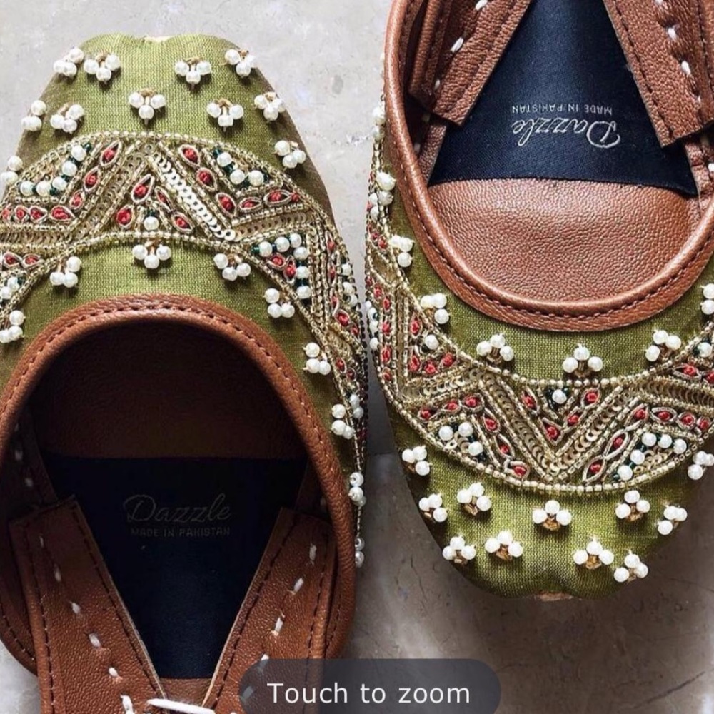 Brand new embellished comfortable cushioned juttis